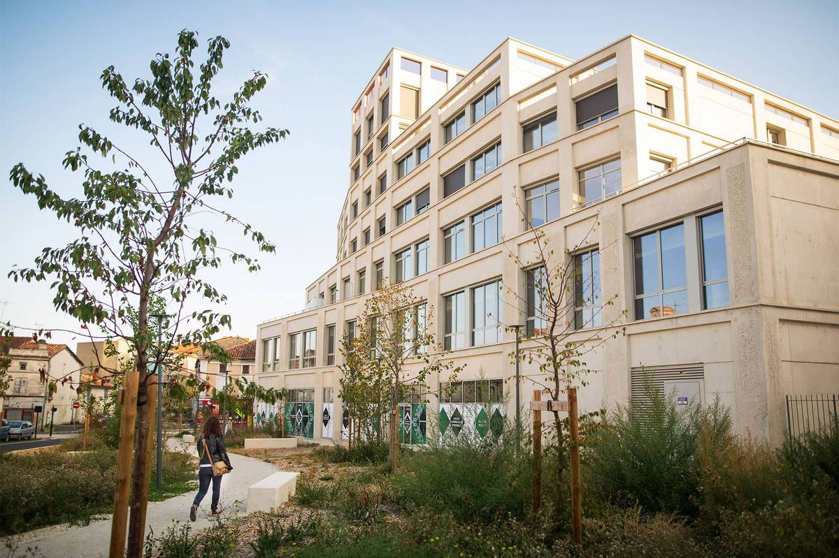 Les Terrasses de l'Houmeau 2000€ / pièce REALITES